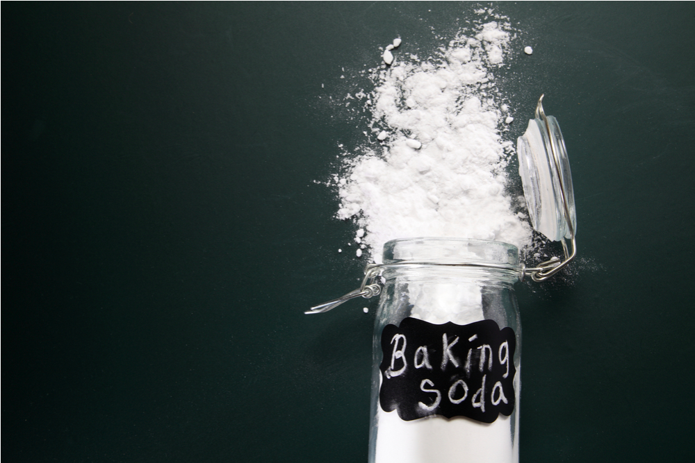 Treat dark knees with baking soda