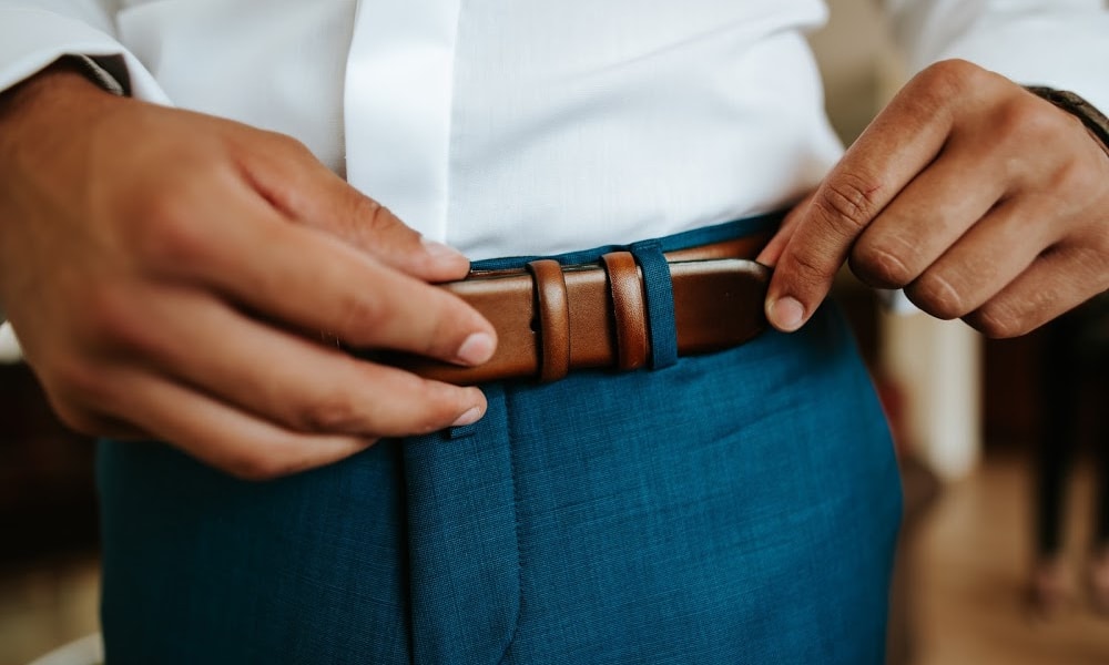 Should You Wear a Belt With Your Suit | AGR