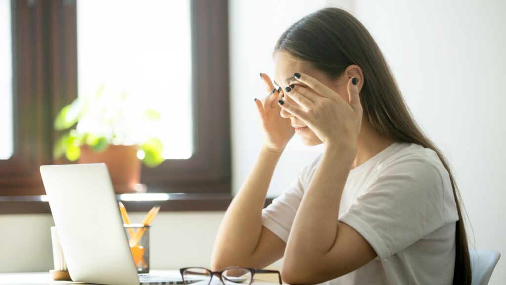 How to keep your eyes healthy while working on a computer? - Maxivision