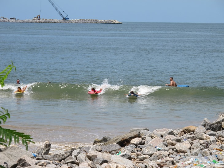 What a day looks like at Tarkwa Bay, the Island Beach In Lagos, Nigeria