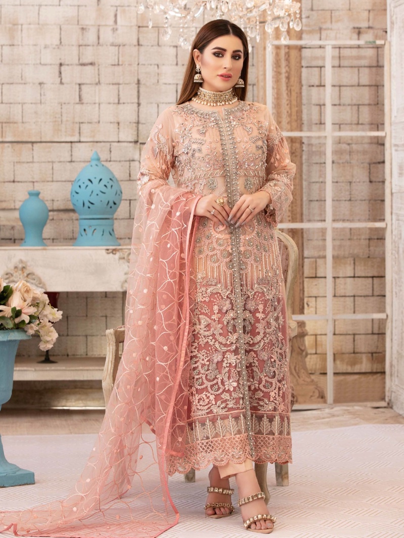 7 of the Best Trending Pakistani Salwar Kameez Designs – Fashion Gone Rogue